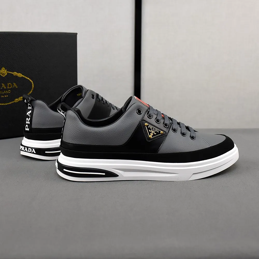 PP400🌻🌻🌻【Prada·PRADA】set off the audience! An international brand that is constantly innovating. This men's casual shoe is the original version. It is made of cowhide leather at a ratio of one to one at the store. It has leather feet and rubber non-slip outsole. It is breathable and comfortable. Quality speaks for itself. 👄38-44